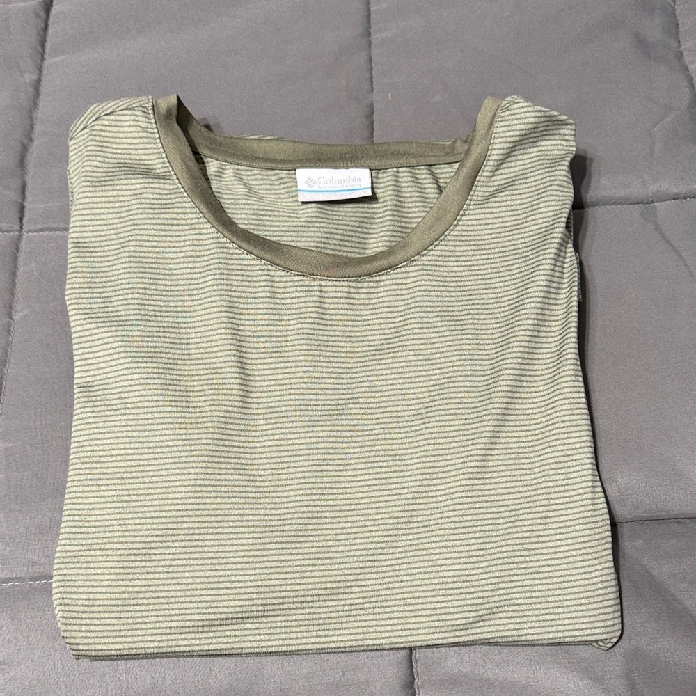 Columbia shirt. Size XL